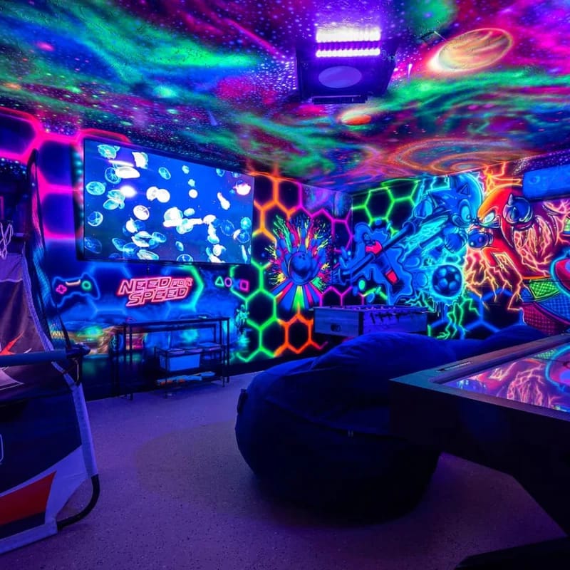 85" TVs*GLOW in the dark Game Rm*Pool Table*POOL